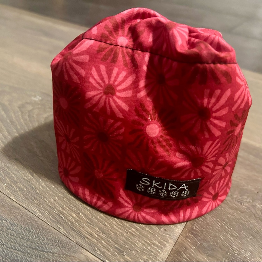 Baby Skida hat size 6-12 months